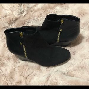 Black boot 👢 heels Report